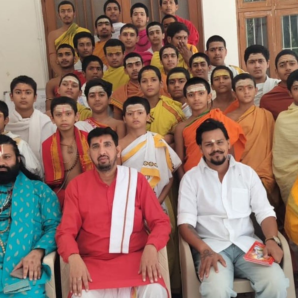 शंकराचार्य के खिलाफ सनातन न्याय यात्रा निकालेंगे आशुतोष महाराज:कहा-सुपीम कोर्ट में पैरवी करेंगे, बटुकों के यौन शोषण रोकने को अभियान