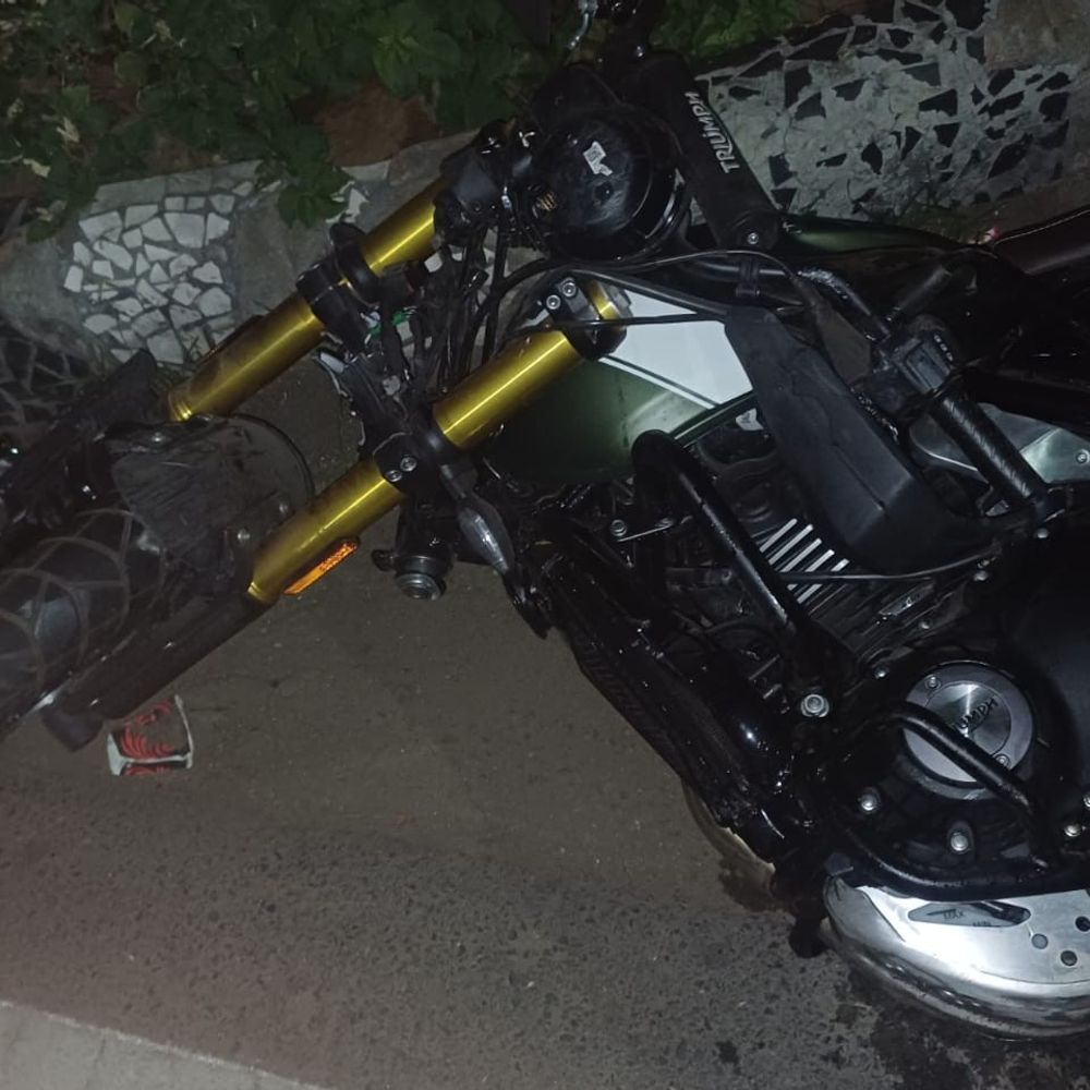 जयपुर में पावर-बाइक सवार तीन मेडिकल स्टूडेंट कार से भिड़े:  अचानक ब्रेक लगाने से हादसा; देर रात कॉलेज से घूमने निकले थे – Jaipur News