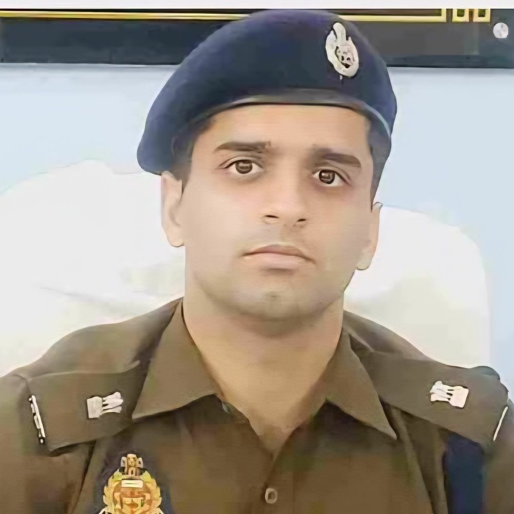 हमीरपुर एसपी बनाए गए मृगांक शेखर पाठक:डॉ. दीक्षा शर्मा का तबादला, लखनऊ में DCP बनीं