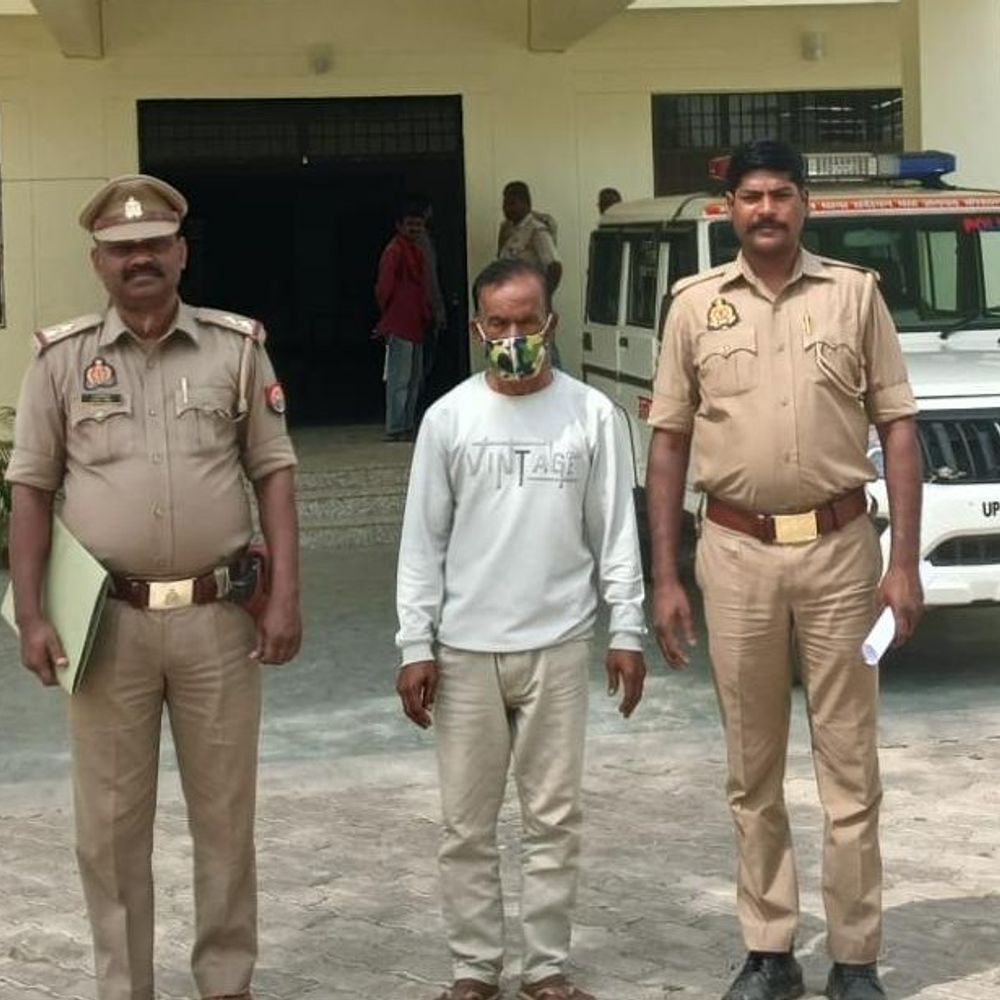 कौशांबी में पतंग का लालच देकर नाबालिग से दुराचार:संदीपन घाट पुलिस ने आरोपी को गिरफ्तार कर जेल भेजा