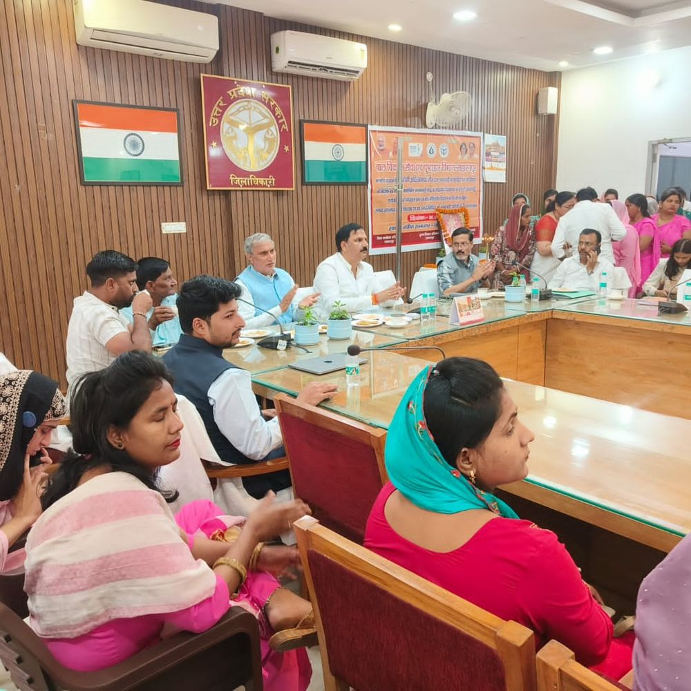 सहारनपुर में आंगनवाड़ी कार्यकत्रियों को नियुक्ति पत्र:मोबाइल और ग्रोथ डिवाइस भी वितरित, 31 केंद्रों का लोकार्पण