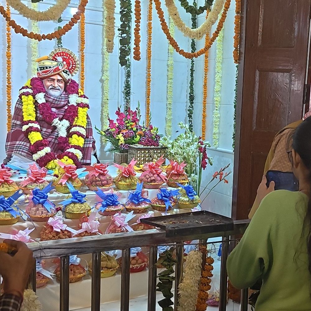 बाबा नीब करौरी धाम पर्यटन स्थल घोषित:जन्मस्थली फिरोजाबाद में कन्वेंशन सेंटर 90% तैयार, अप्रैल 2026 तक पूरा होगा