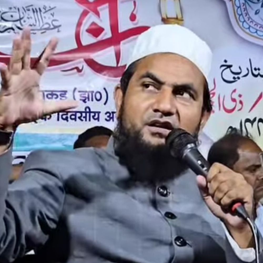 CM योगी की मां को अपशब्द कहने वाला मौलाना गिरफ्तार:यूपी STF ने अररिया से किया अरेस्ट, AIMIM विधायक बोले- मेरे सामने ले गए, लगा किडेनैपिंग हुई