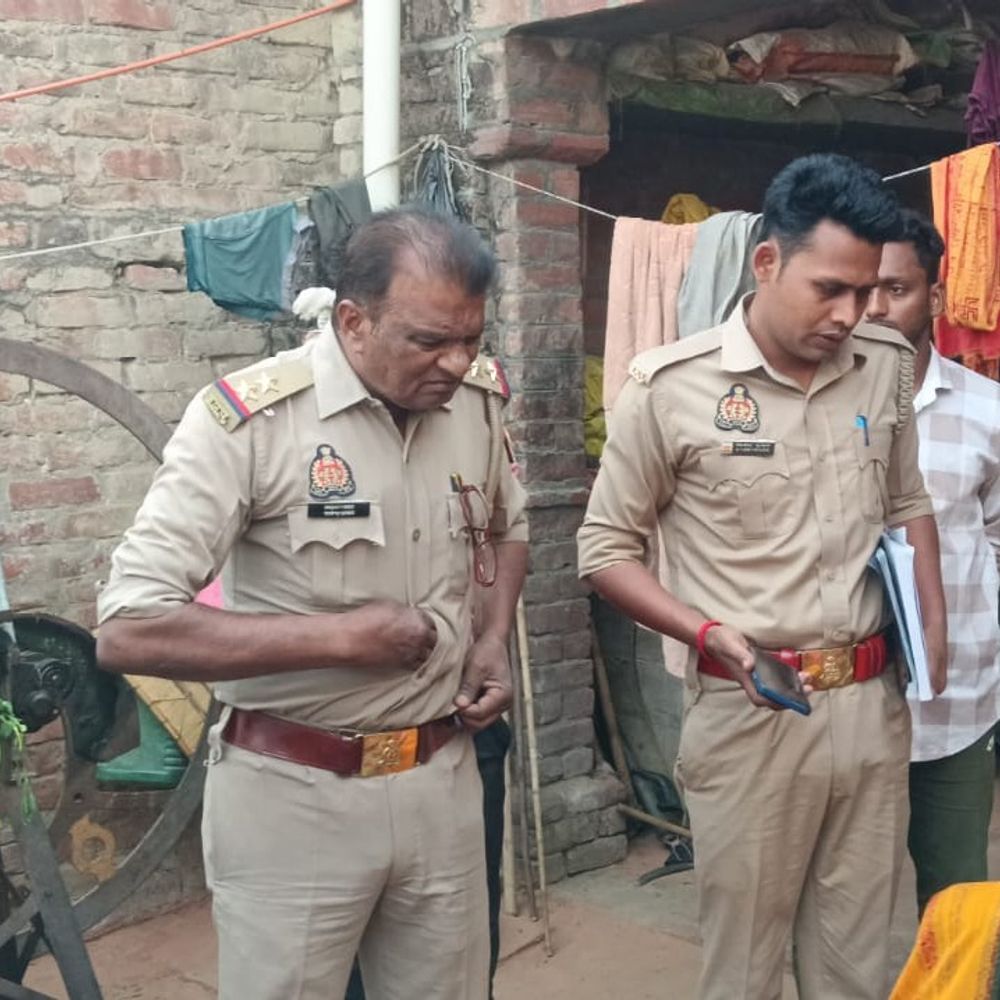 औरैया में फंदे से लटका मिला युवक का शव:एक दिन पहले घर से निकला था बाहर, पुलिस जांच में जुटी