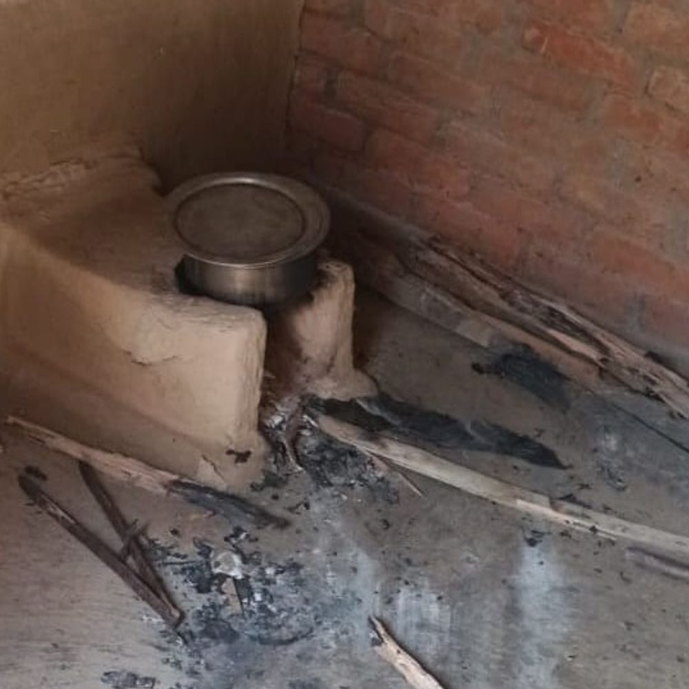 बरेली में युवक की मौत:खाना बनाते समय आग से झुलस गया था, गांव वाले पहुंचे तो हुई जानकारी