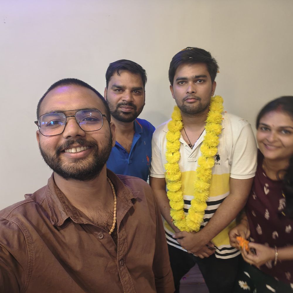 गोंडा के यशव्रत सबसे कम उम्र में बने नायब तहसीलदार:UPPCS 2024 में पहले प्रयास में सफल, हाई स्कूल में माता-पिता का निधन