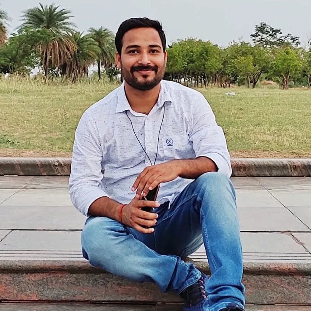 खोस्टा गांव के मिथिलेश यादव बने नायब तहसीलदार:UPPCS परीक्षा में 140वीं रैंक हासिल कर हुए चयनित