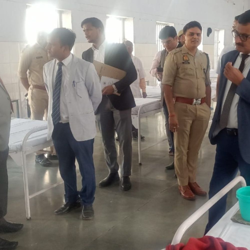 बलरामपुर जिला कारागार का जज ने किया निरीक्षण:बंदियों को मिलने वाली व्यवस्थाओं में सुधार के दिए सख्त निर्देश