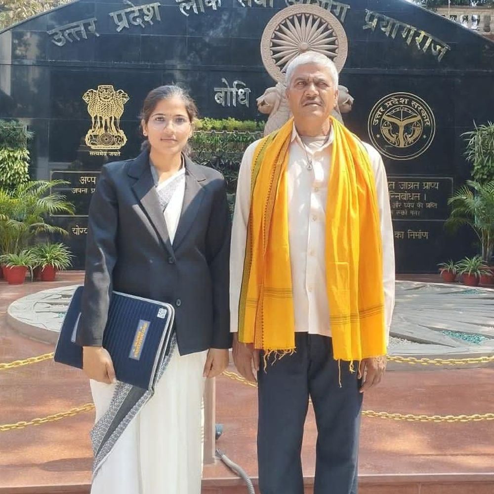 ट्रेनी सिपाही से डिप्टी जेलर बनी गोंडा की आरती मिश्रा:आजमगढ़ में सिपाही की ट्रेनिंग ले रही थीं, बेटे की मौत को यादकर भावुक होकर रोने लगी मां