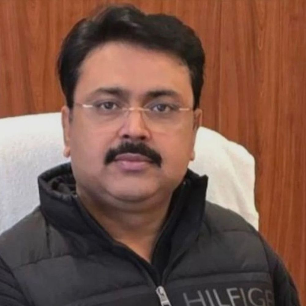 बलिया में 157 स्कूली बसों की फिटनेस-वैधता समाप्त:परिवहन विभाग ने अभिभावकों से की अपील, बच्चों को असुरक्षित वाहनों से न भेजें