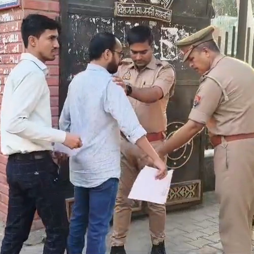 पीसीएस 2025 मेंस परीक्षा का दूसरा दिन:प्रयागराज में कड़ी सुरक्षा के बीच 11 हजार अभ्यर्थी शामिल, 920 पदों के लिए जंग