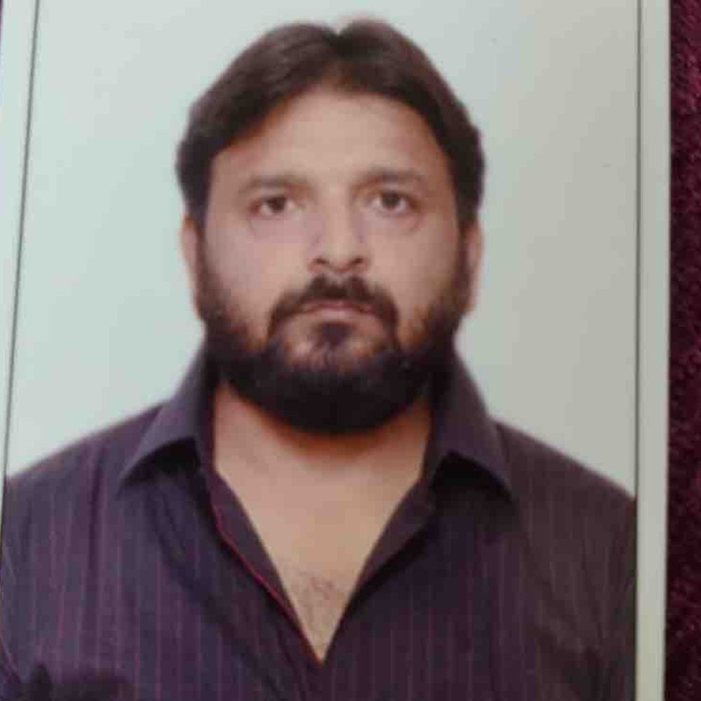 गाजियाबाद के ब्लूमून सोसायटी में लॉजिस्टिक्स मैनेजर ने आत्महत्या की:राजनगर एक्सटेंशन में छलांग लगाकर जान दी, पुलिस जांच में जुटी