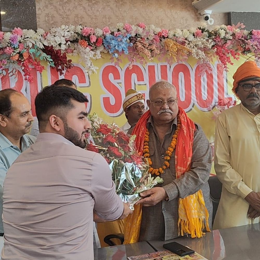 घाटमपुर पहुंचे जिलाध्यक्ष उपेन्द्र नाथ पासवान, MLC मानवेंद्र सिंह:एसआर पब्लिक स्कूल पतारा में इंग्लिश मीडियम विंग का शुभारंभ, क्षेत्र में आधुनिक शिक्षा की नई पहल