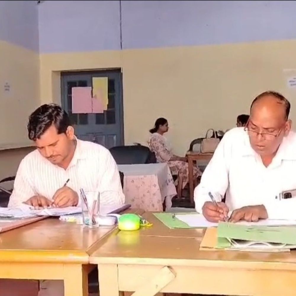 संभल में 1.95 लाख कॉपियों का मूल्यांकन हुआ:79.56 प्रतिशत काम पूरा, 530 अध्यापकों ने जांची 2.48 लाख उत्तर पुस्तिकाएं