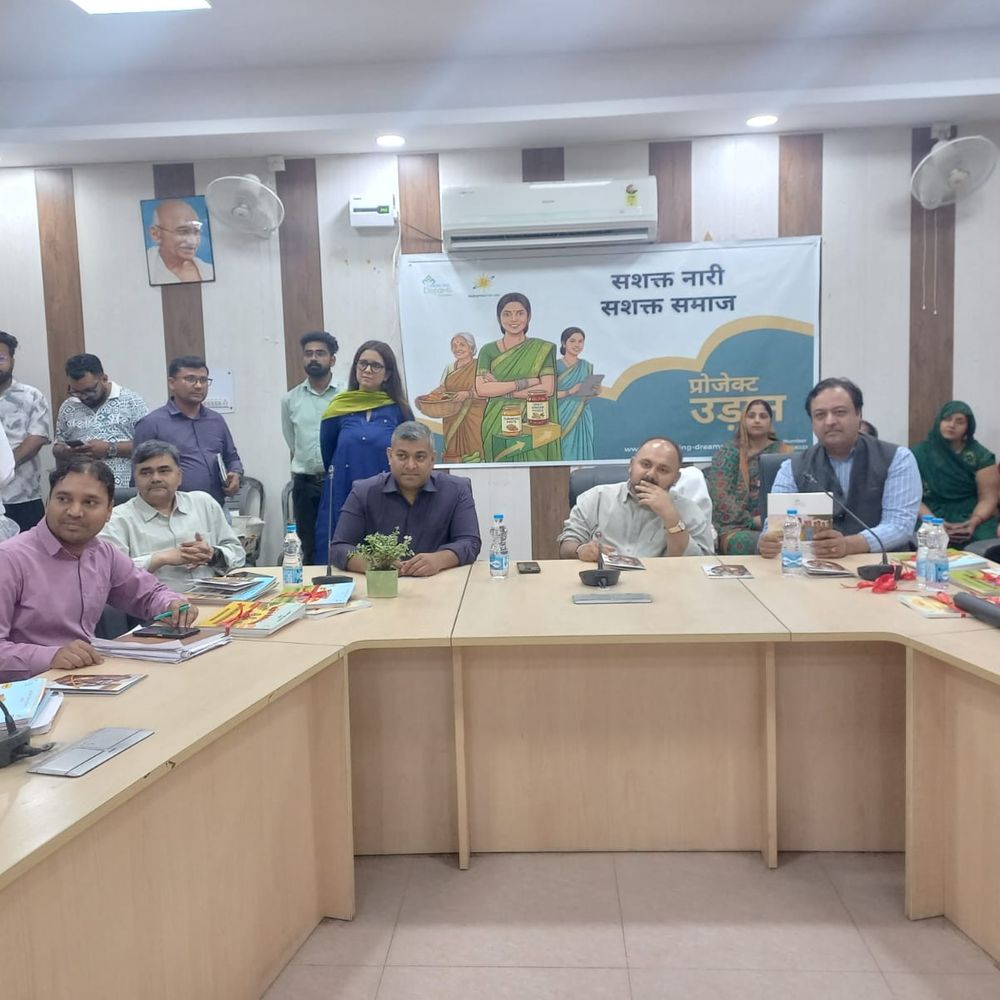 400 महिलाओं ने शुरू किए उद्यम:हापुड़ में कनेक्टिंग ड्रीम्स फाउंडेशन के प्रोजेक्ट उड़ान से मिली मदद