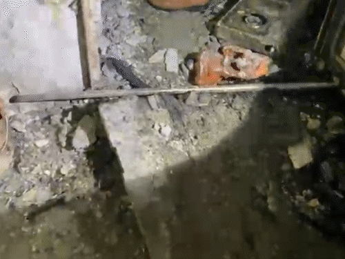 कमरे में लगी आग, 3 गैस सिलेंडर एक-एक कर फटे:अलीगढ़ में तेज धमाकों से इलाका दहला; 2 सगे भाई झुलसे