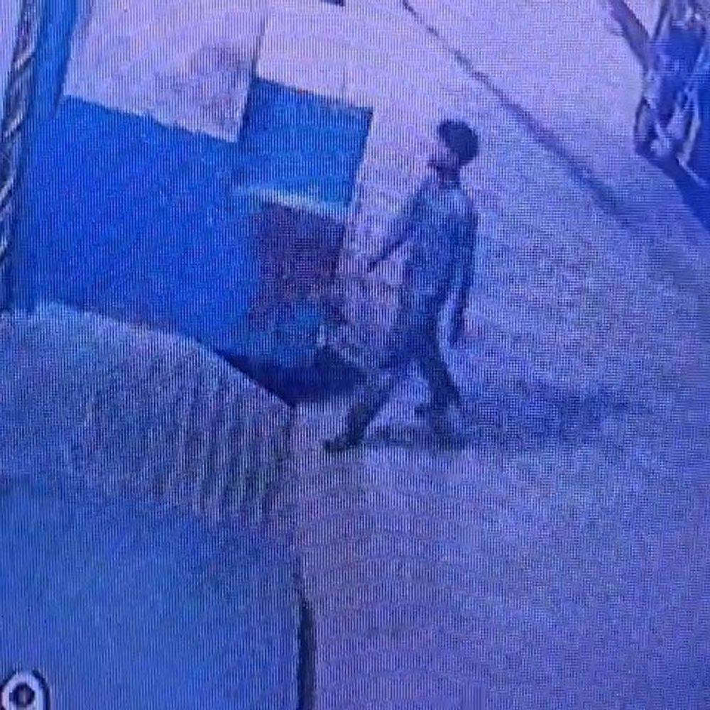 इटावा में दिनदहाड़े चोरी, घर से नकदी-जेवर गायब:चोरों ने ATM से निकाले 18 हजार रुपये, पुलिस जांच में जुटी