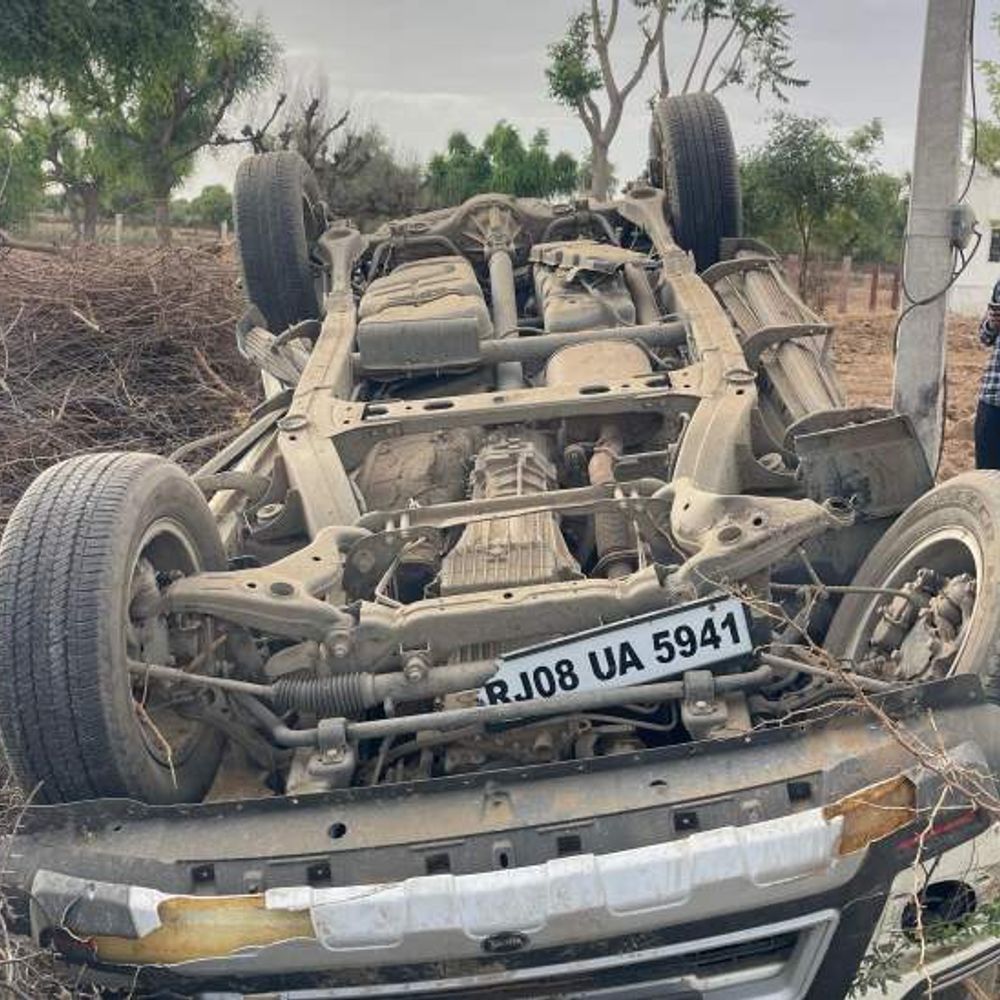 डीडवाना में स्कॉर्पियो खाई में पलटी, पति-पत्नी की मौत:  गंभीर घायल बेटा अस्पताल में भर्ती, अचानक अनियंत्रित होने से हादसा – Didwana-Kuchaman News