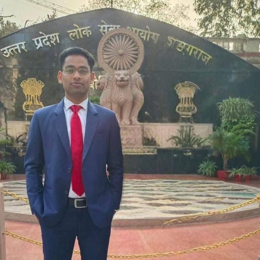 चाय विक्रेता का बेटा UPSC में 82वीं रैंक पर:कौशांबी के सुनील मौर्य बनेंगे कमर्शियल टैक्स अफसर
