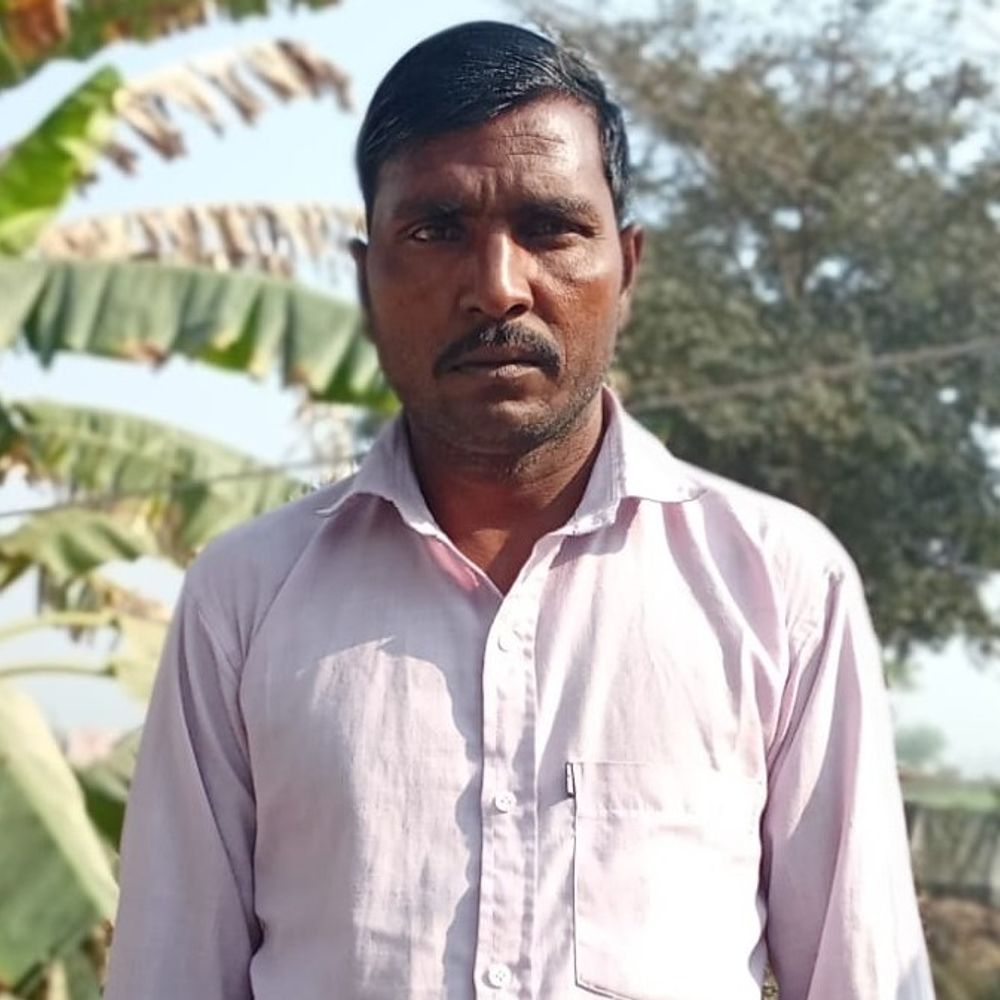 शाहजहांपुर में 40 वर्षीय व्यक्ति ने की आत्महत्या:दुपट्टे से फांसी लगाई, ग्रामीणों की सूचना पर पुलिस पहुंची