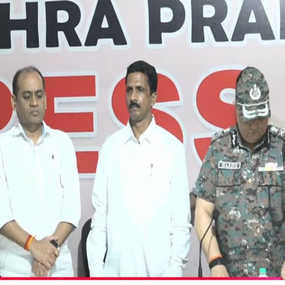 छत्तीसगढ़ के नक्सलियों ने आंध्र-प्रदेश में किया सरेंडर:  48 लाख के इनामी थे, 36 साल से एक्टिव सेंट्रल-कमेटी मेंबर सुरेश भी शामिल – Chhattisgarh News