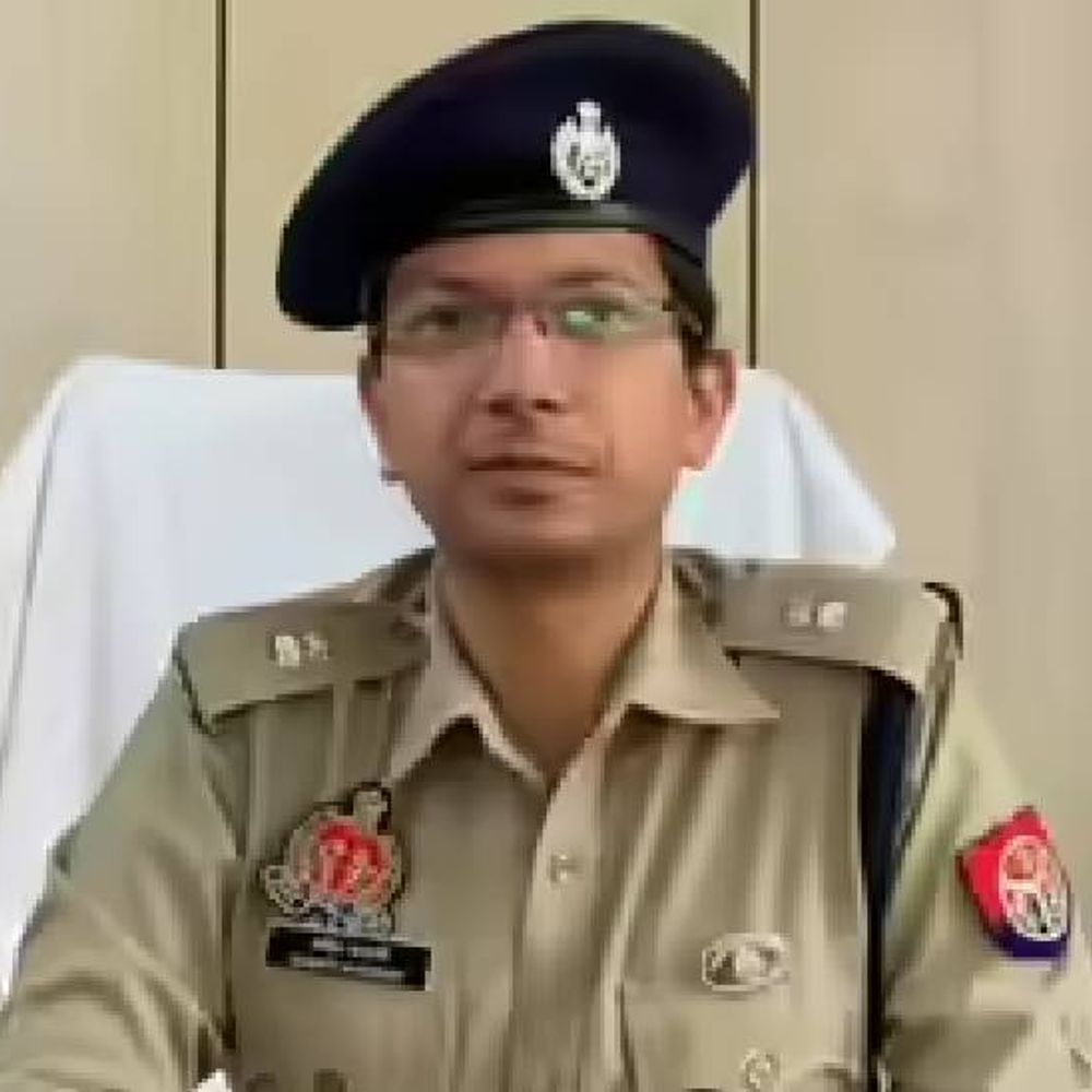 नोएडा के डीसीपी शक्ति मोहन का ट्रांसफर:महाराजगंज के बने एसपी, UPSC इंटरव्यू में ‘3 Idiots’ वाला सीन सुनाया था
