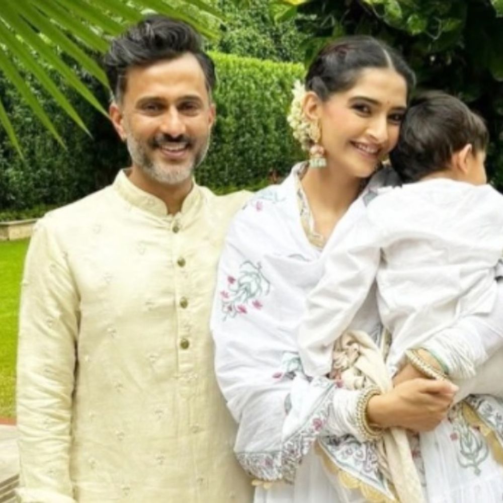 40 की उम्र में सोनम कपूर दूसरी बार मां बनीं:बेटे को जन्म दिया, खुशखबरी शेयर कर कहा- हमारा परिवार बड़ा हो गया है