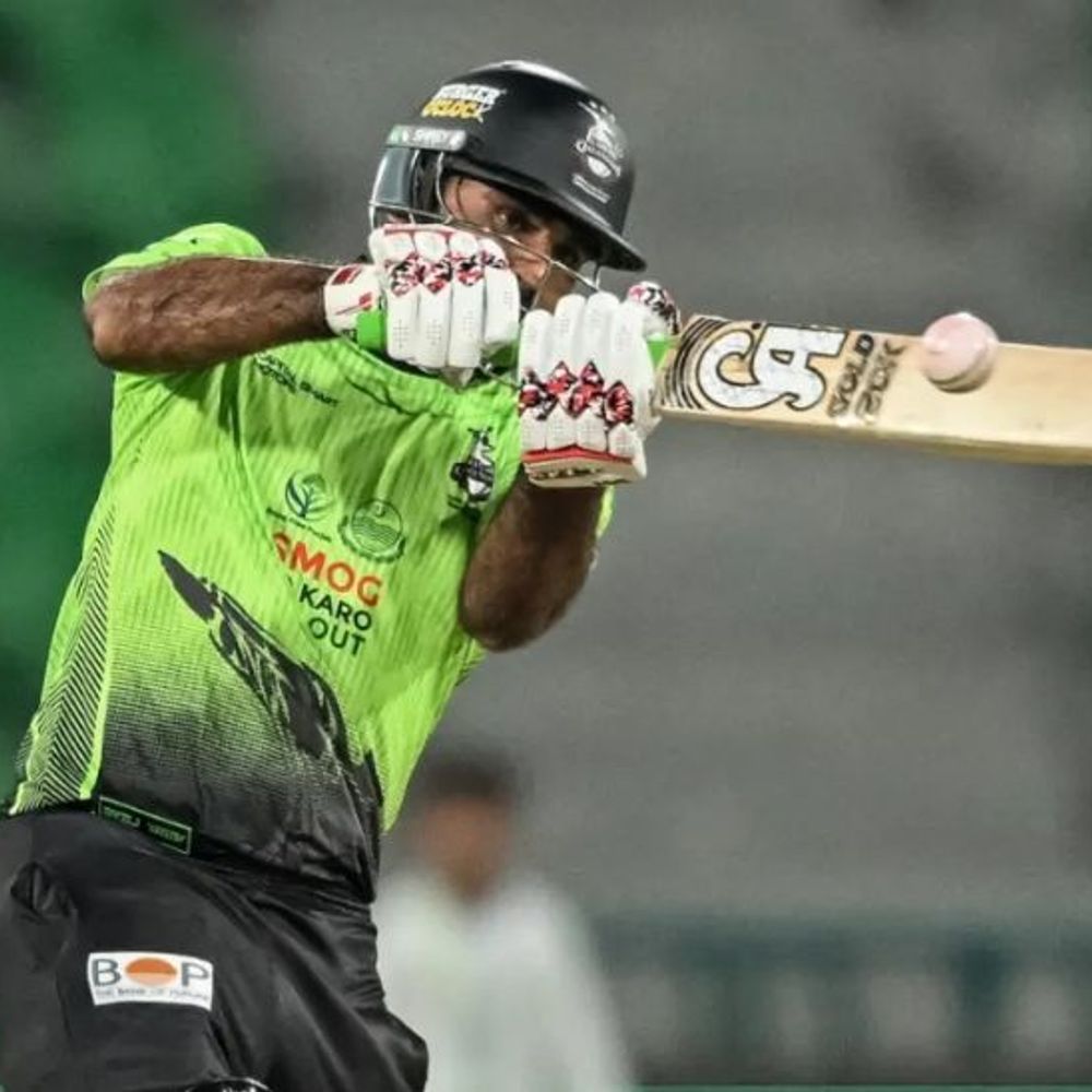 पाकिस्तान लीग में बॉल टैंपरिंग विवाद:फखर जमान पर 1-2 मैच का बैन लग सकता है, लाहौर पर 5 रन की पेनल्टी