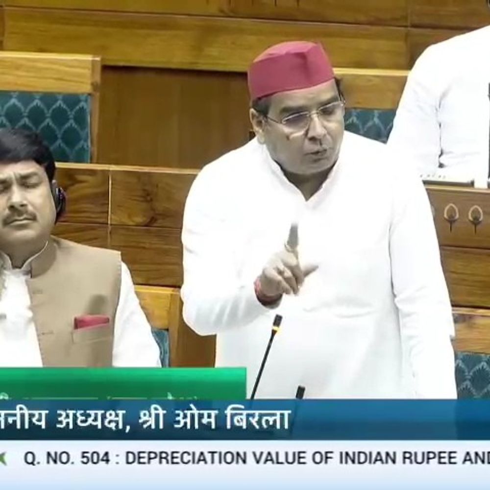 आजमगढ़ सांसद धर्मेंद्र यादव ने वित्तमंत्री से किया सवाल:रुपए के साथ गिर रही है प्रधानमंत्री की साख, लगातार गिर रहा रुपया