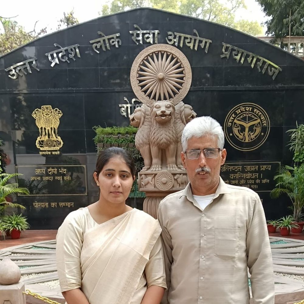 मरेठ की देविका बनीं वाणिज्यिक कर अधिकारी:UPPCS में चयन से गांव में खुशी की लहर ,कड़ी मेहनत और लगन से हासिल की सफलता