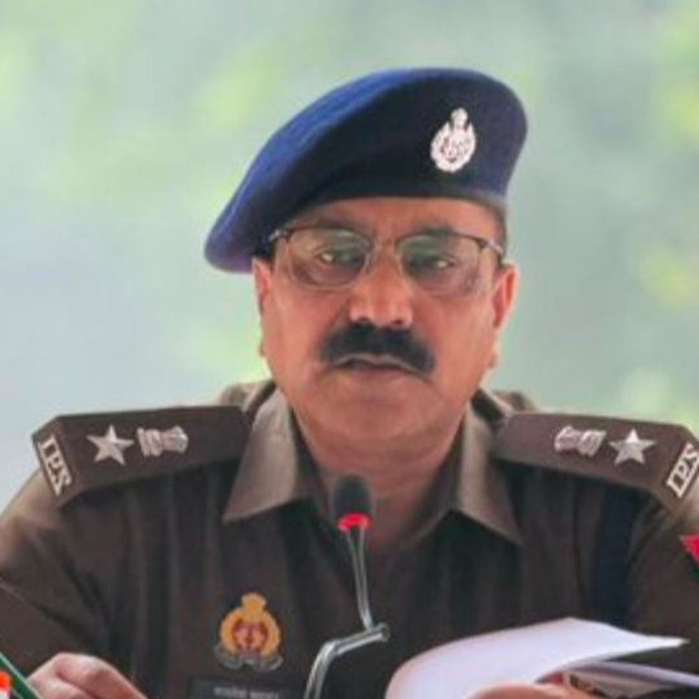मऊ के नए SP बने कमलेश बहादुर नियुक्त:49वीं वाहिनी पीएसी के सेनानायक के पद पर थे तैनात, मऊ के एसपी रहे इलामारन का एटा ट्रांसफर
