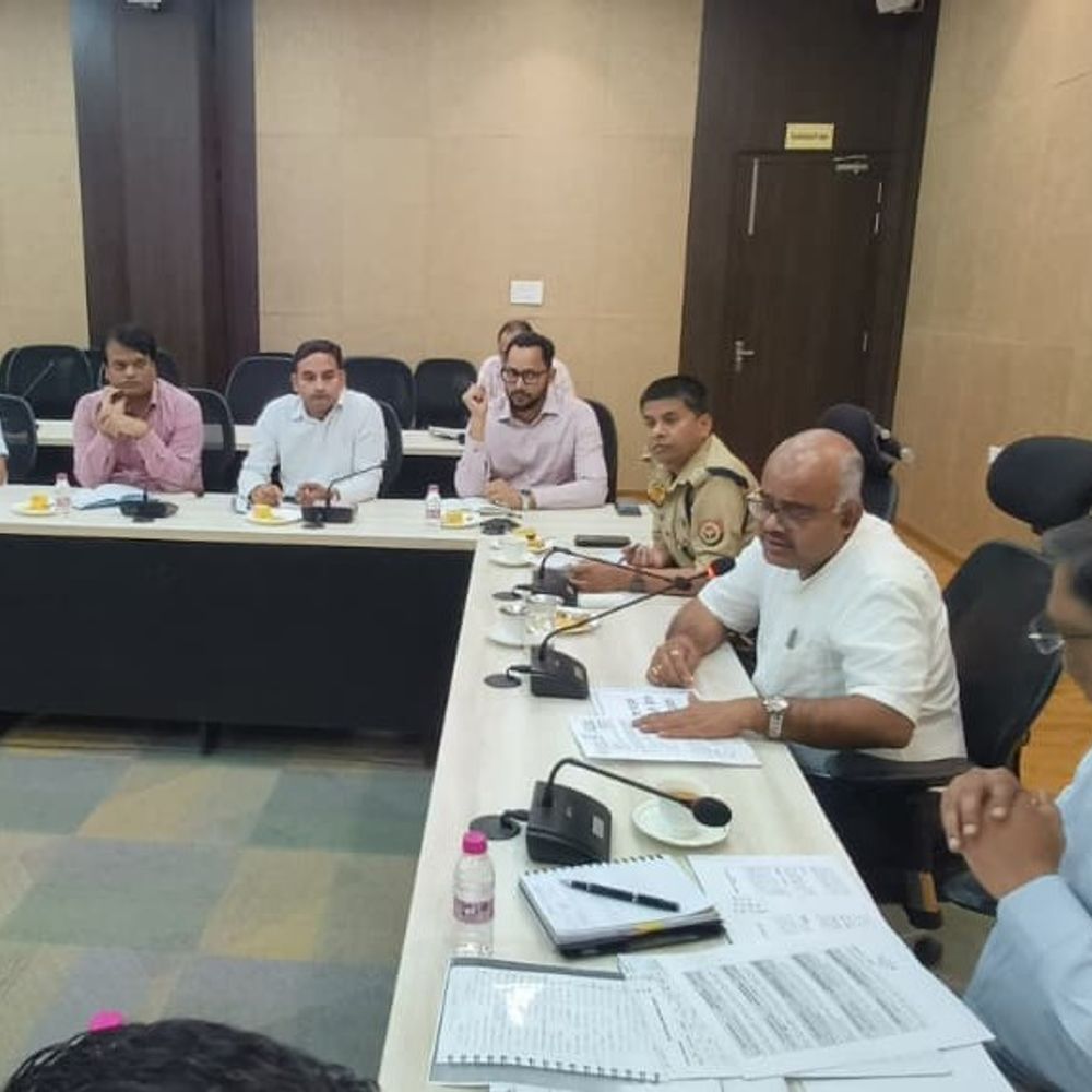 सड़क पर नहीं खड़े होंगे वाहन, 81 स्कूलों का समय-बदला:एक से 15 अप्रैल तक अभियान चलाकर जांचे जाएंगे स्कूली वाहन