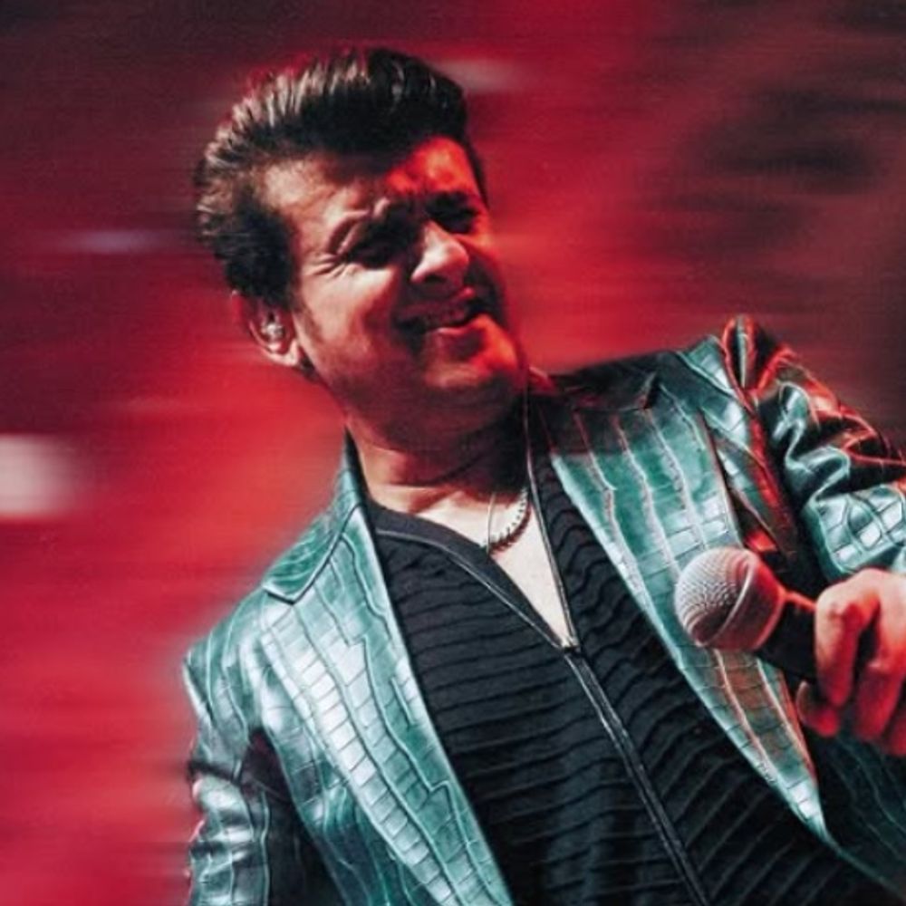 कराची बम ब्लास्ट में बाल-बाल बचे थे सिंगर सोनू निगम:कॉन्सर्ट में जाते हुए धमाका हुआ, फिर भी दी परफॉर्मेंस, कहा था- पाकिस्तानियों ने जान बचाई