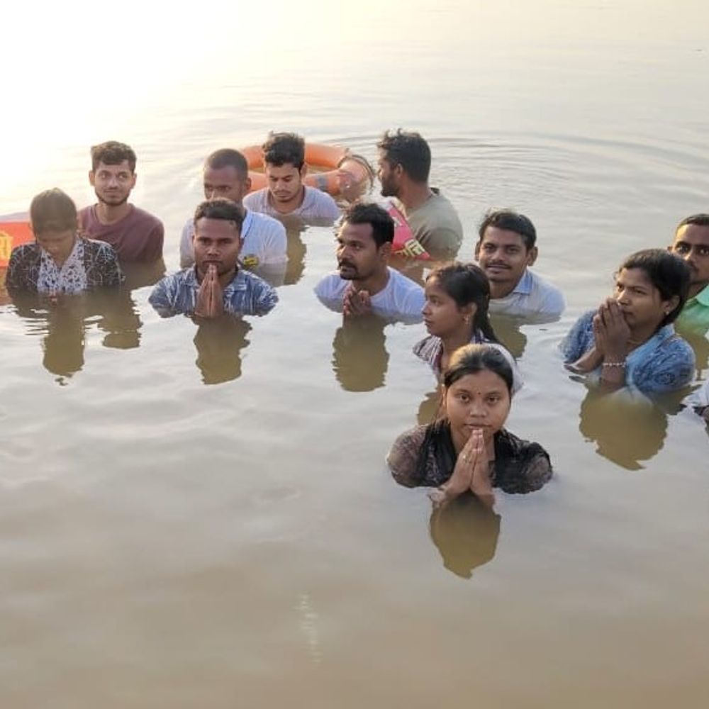 98वें दिन भी डीएड कैंडिडेट्स का आमरण अनशन जारी:  घुटनों के बल चलकर नौकरी की गुहार, कई घायल; जल समाधि की भी कोशिश,10 हिरासत में – Chhattisgarh News