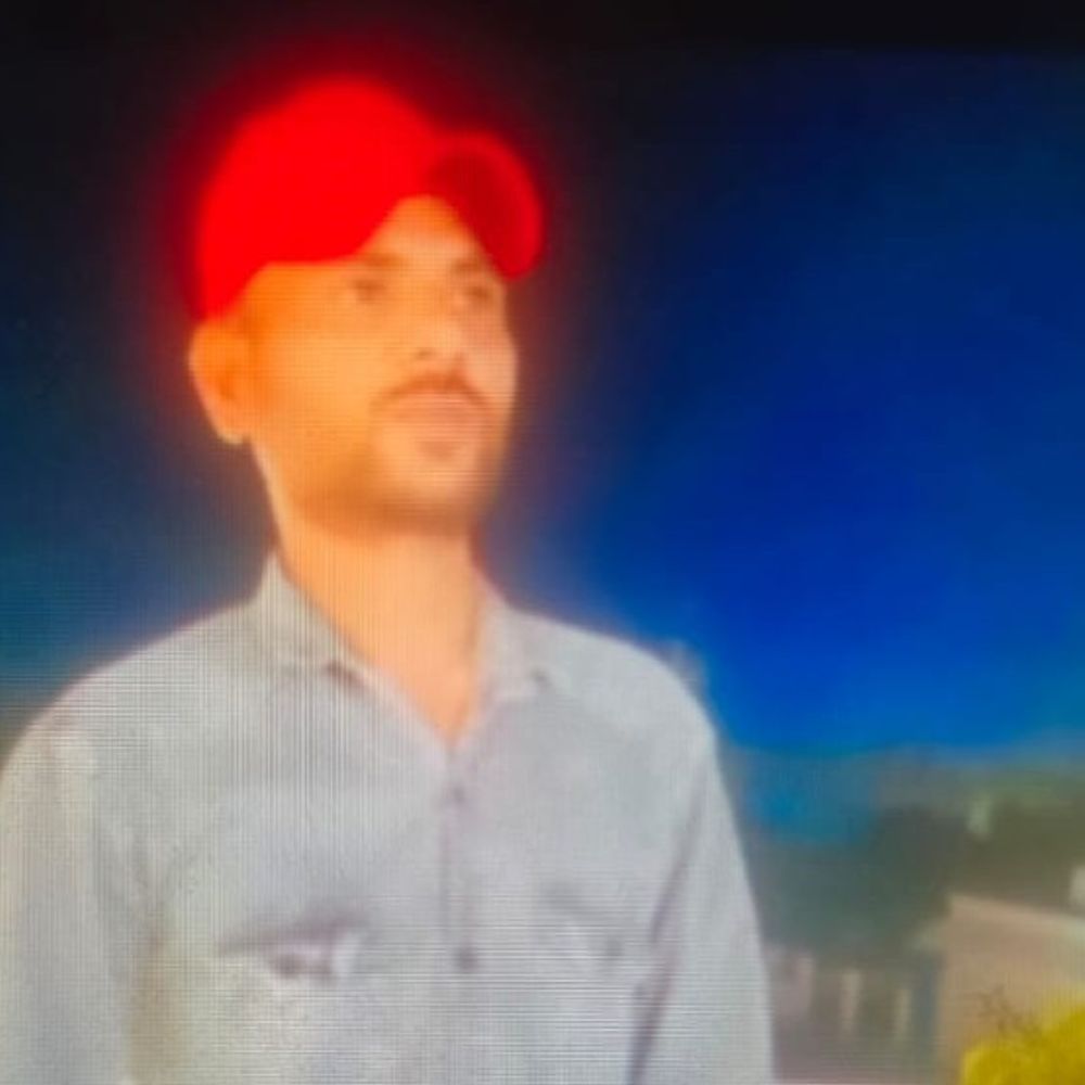 झांसी में होटल के कमरे में लटका मिला युवक:काम की तलाश में झांसी आया था, बॉडी सड़ने पर आई बदबू तो हुई जानकारी