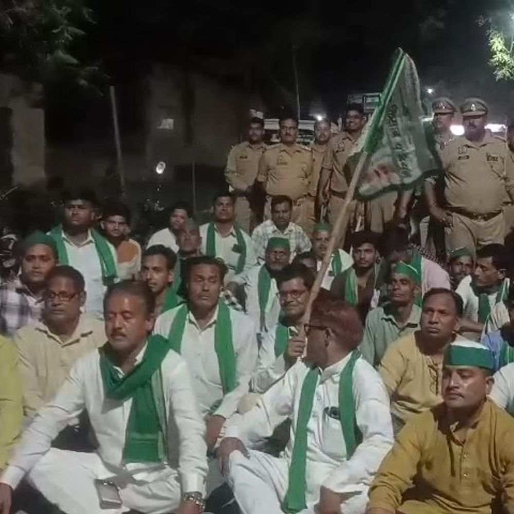 कन्नौज में राकेश टिकैत की हिरासत के विरोध में प्रदर्शन:पुलिस ने समझाकर धरना समाप्त कराया, प्रदेश उपाध्यक्ष ने चेतावनी दी