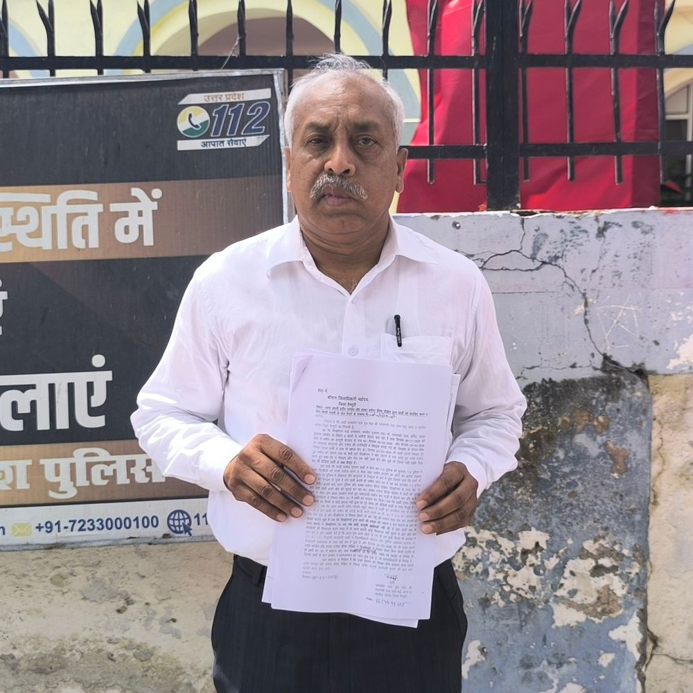 भोगांव में जमीन विवाद में धमकी, एसपी कार्यालय में शिकायत:भाइयों पर गुंडों संग हमला और जान से मारने की धमकी का आरोप