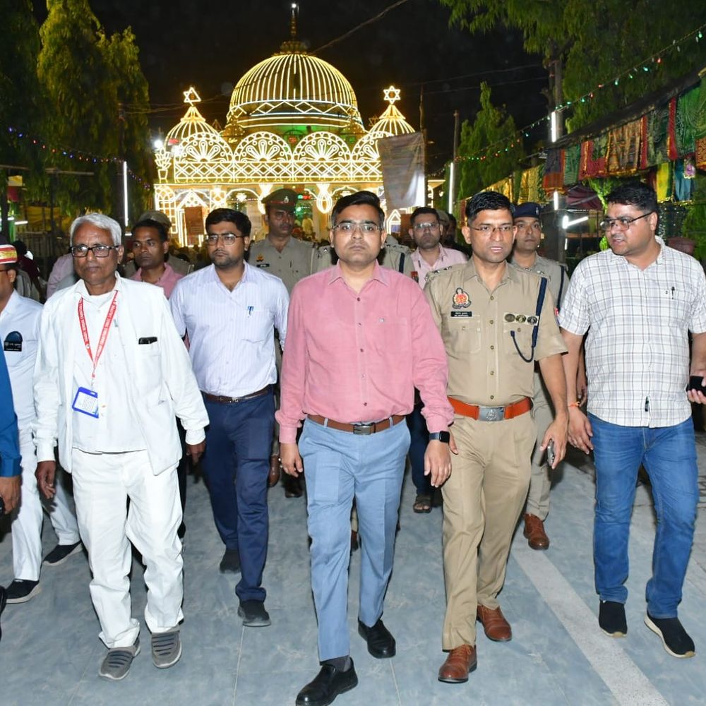 ललितपुर में बाबा सदन शाह का उर्स शुरू:डीएम-एसपी ने सुरक्षा व्यवस्था का जायजा लिया, शांति एवं सौहार्द बनाए रखने की अपील की
