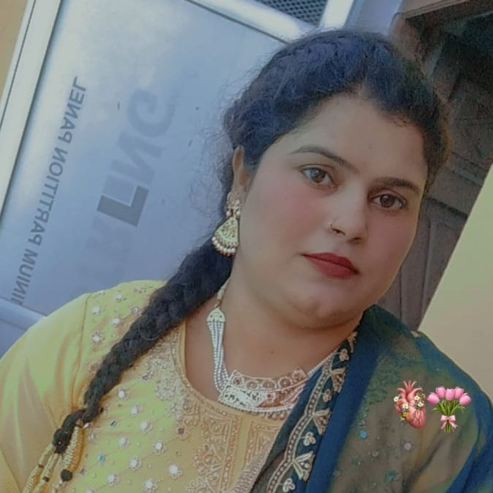 बांदा में महिला की जलकर मौत: पति-बेटी झुलसे:ससुराल वालों पर हत्या का आरोप, पति बोला- गद्दे में लगी थी आग