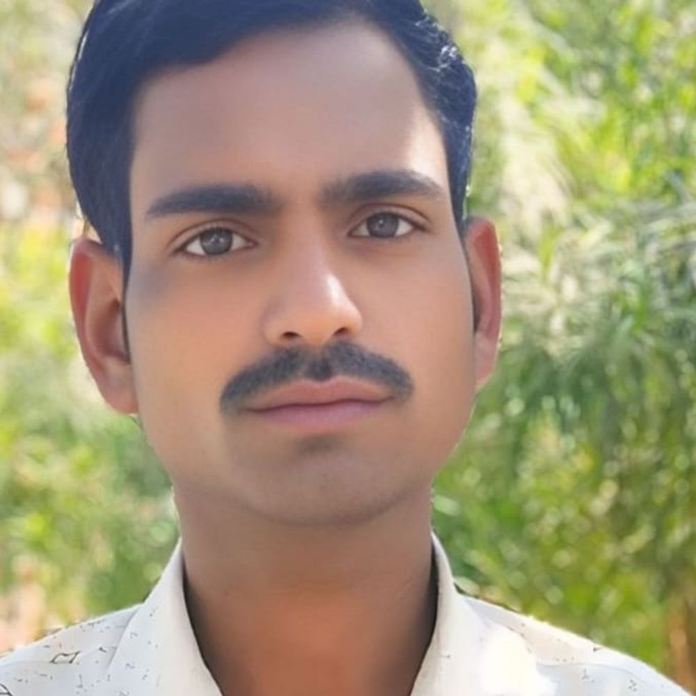 गुरसरांय में हार्वेस्टर की टक्कर से युवक की मौत:भसनेह के पास हादसा, एक युवक गंभीर घायल