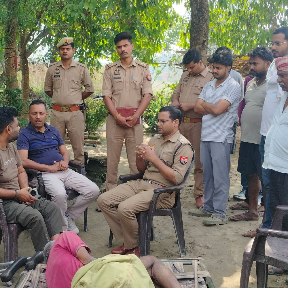 बलिया में दो हत्यारोपी रिहा, सपा नेता ने उठाए सवाल:पीड़ित परिवार ने पुलिस पर दबाव में छोड़ने का आरोप लगाया