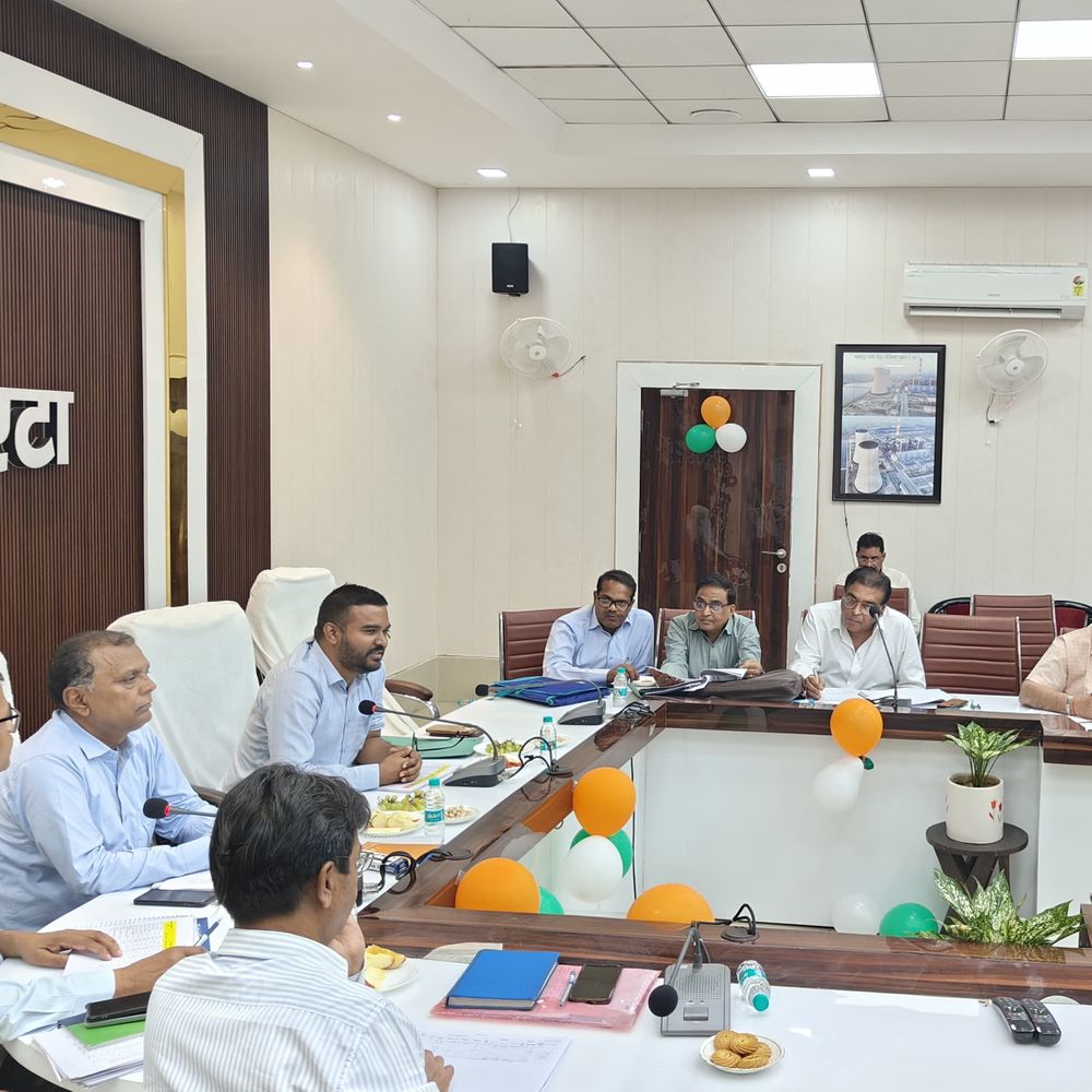 एटा में जिला स्वास्थ्य समिति बैठक, गुणवत्ता पर जोर:डीएम ने आयुष्मान कार्ड बनाने, पारदर्शिता व जवाबदेही पर दिए निर्देश