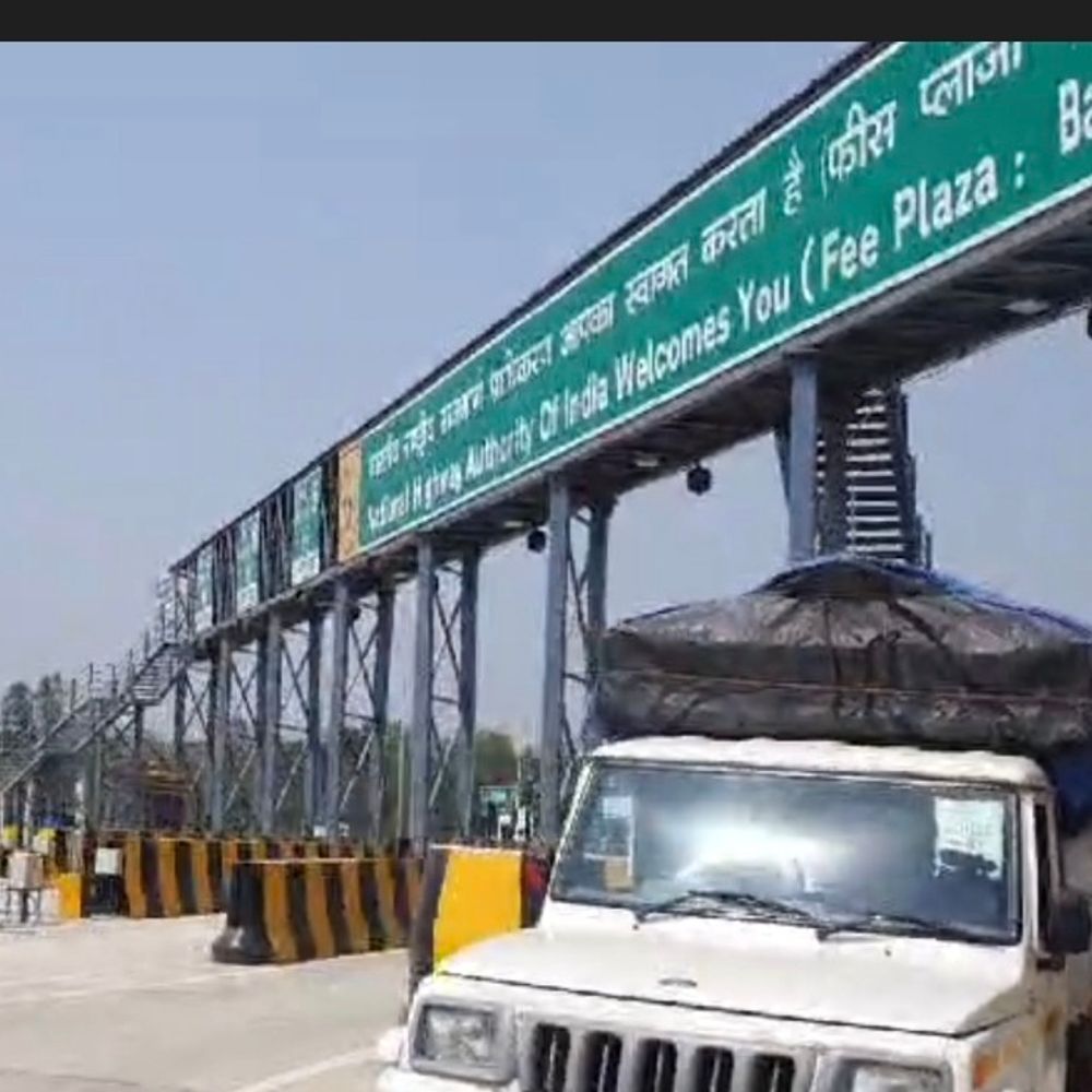 हरदोई के वल्लीपुर टोल प्लाजा पर कैश बंद:अब सिर्फ फास्टैग व ऑनलाइन भुगतान से ही गाड़ी होगी क्रॉस