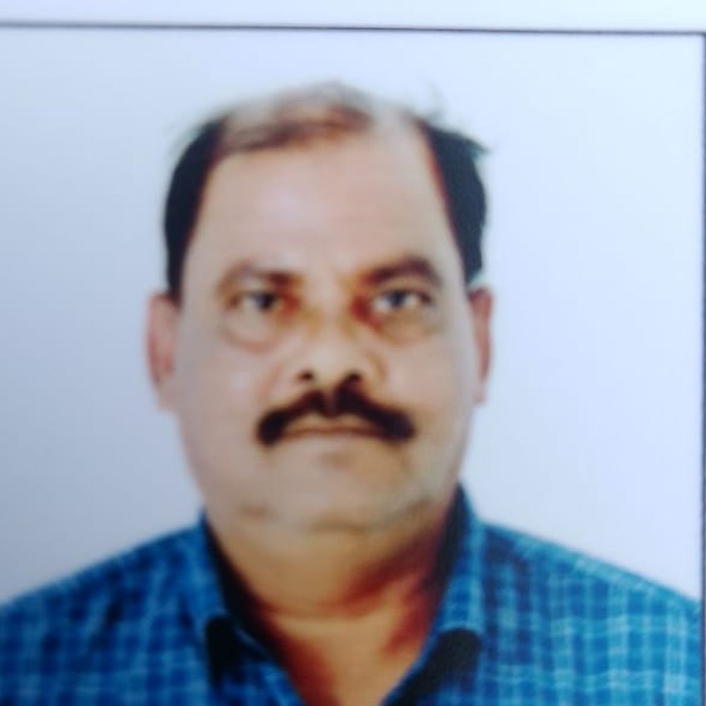 खेत में आग बुझाते हुए किसान की मौत:अचानक बेहोश होकर गिर पड़े, ट्रांसफार्मर की चिंगारी से लगी आग