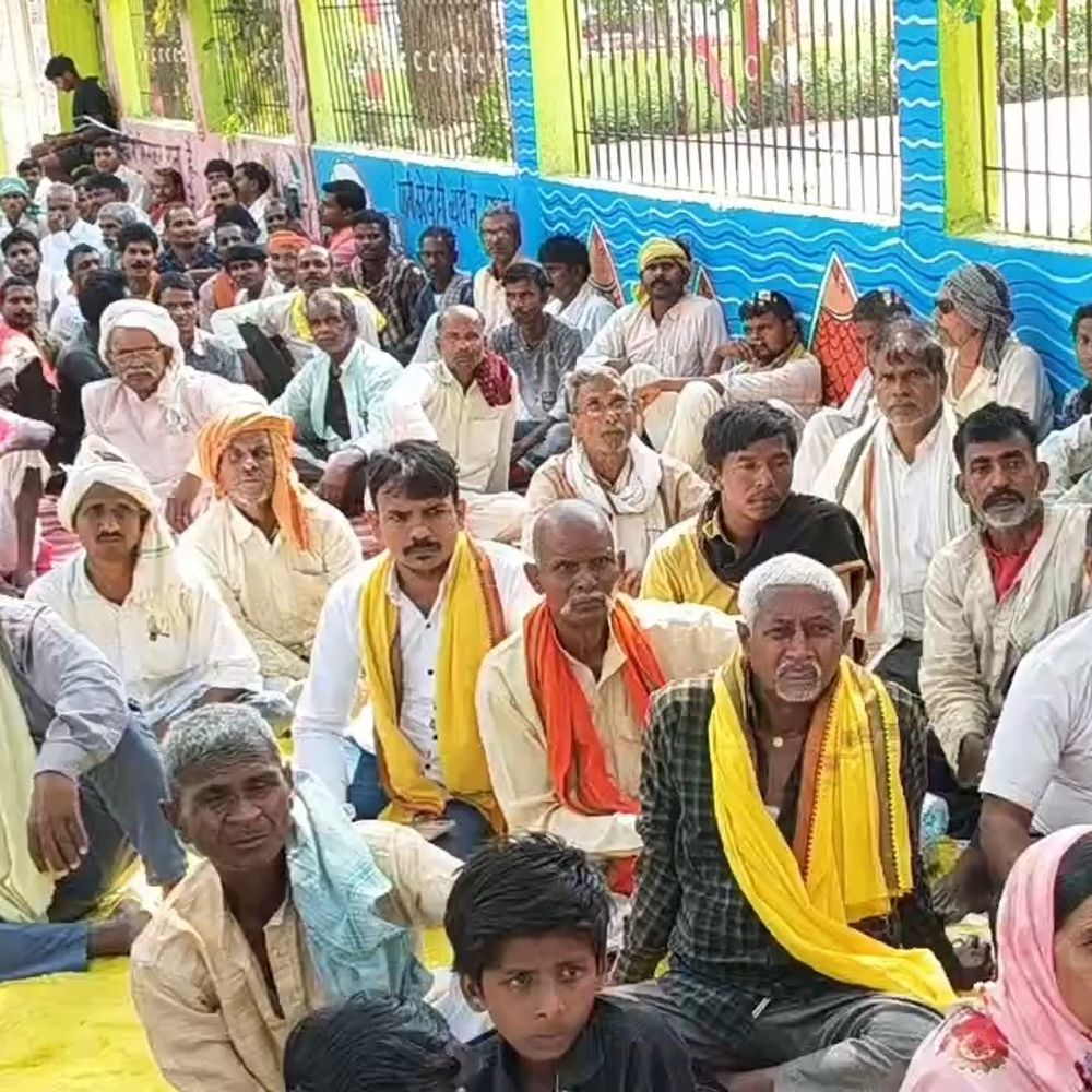 मुहुआरी पंचायत भवन मुख्य बस्ती से 18 किमी दूर:  कैमूर में ग्रामीणों ने जिलाधिकारी को सौंपा ज्ञापन, कार्रवाई करने की अपील – Kaimur News