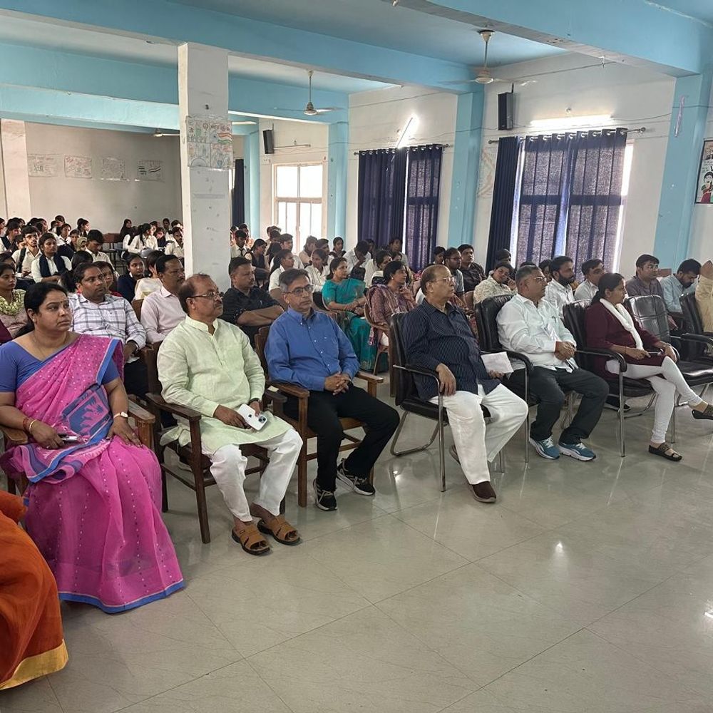 कालीचरण कॉलेज में प्लास्टिक अपशिष्ट प्रबंधन पर कार्यक्रम:छात्रों-शिक्षकों को एकल उपयोग प्लास्टिक के खतरों से किया जागरूक