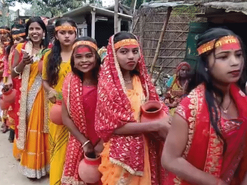450 कन्याओं ने निकाली रामनवमी कलश यात्रा:  मुजफ्फरपुर के मुशहरी के रोहुआ में दिखा भक्तिपूर्ण माहौल, श्रद्धालुओं की भीड़ उमड़ी – Muzaffarpur News