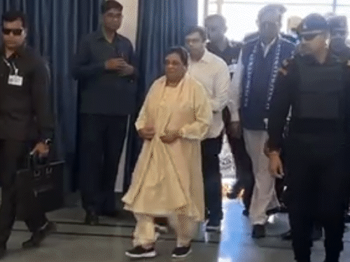 मायावती लखनऊ में फिर करेंगी शक्ति प्रदर्शन:14 अप्रैल को जुटेंगे 4-5 लाख बसपा कार्यकर्ता; बोलीं- अपराधियों को पार्टी में एंट्री न दें