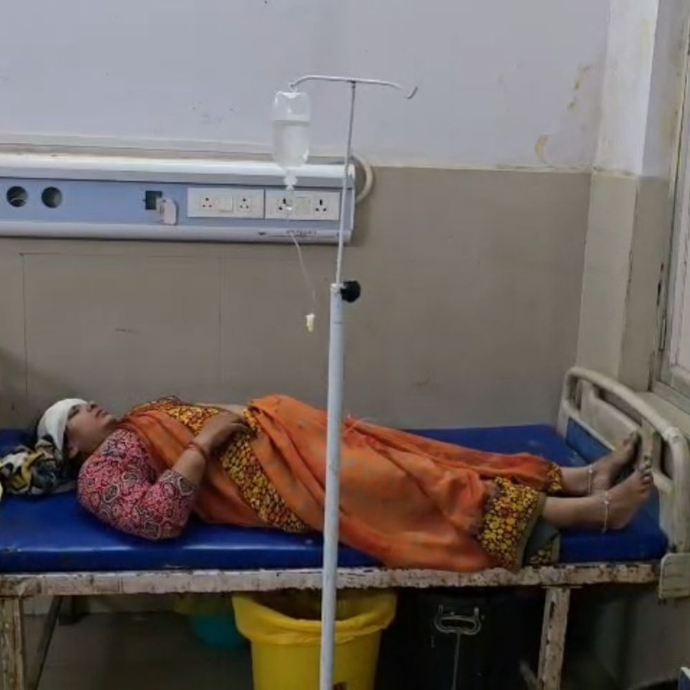 फतेहपुर में ट्रैक्टर की टक्कर से ई-रिक्शा पलटा:6 यात्री गंभीर रूप से घायल, अस्पताल में भर्ती