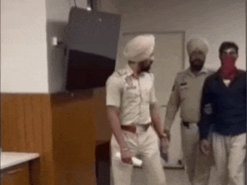 तरनतारन में 5 नशा गिरफ्तार:  2 किलो हेरोइन, 191 ग्राम आइस ड्रग बरामद; मोबाइल और बाइक जब्त – tarn-taran News